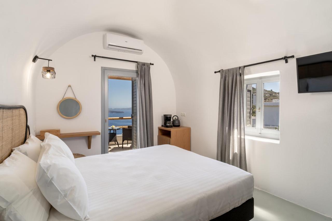 Evanthia Best View Thirassia Island Hotel Екстер'єр фото