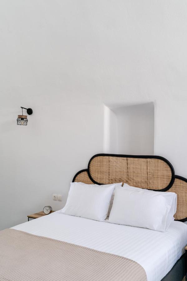 Evanthia Best View Thirassia Island Hotel Екстер'єр фото